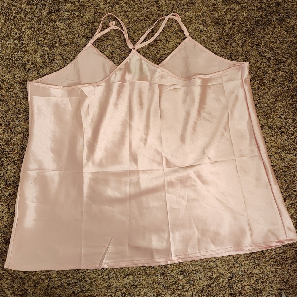 NWOT Pink Satin‎ Heart Print Pajama Set XL Cami Top Ruffle Shorts Sleepwear - Picture 3 of 6